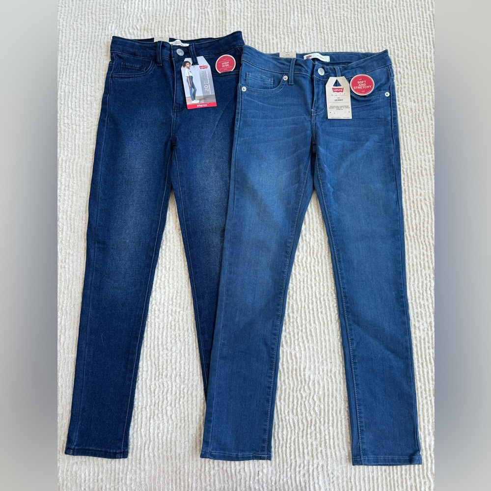 Girls Levi’s jeans. 2 pairs.